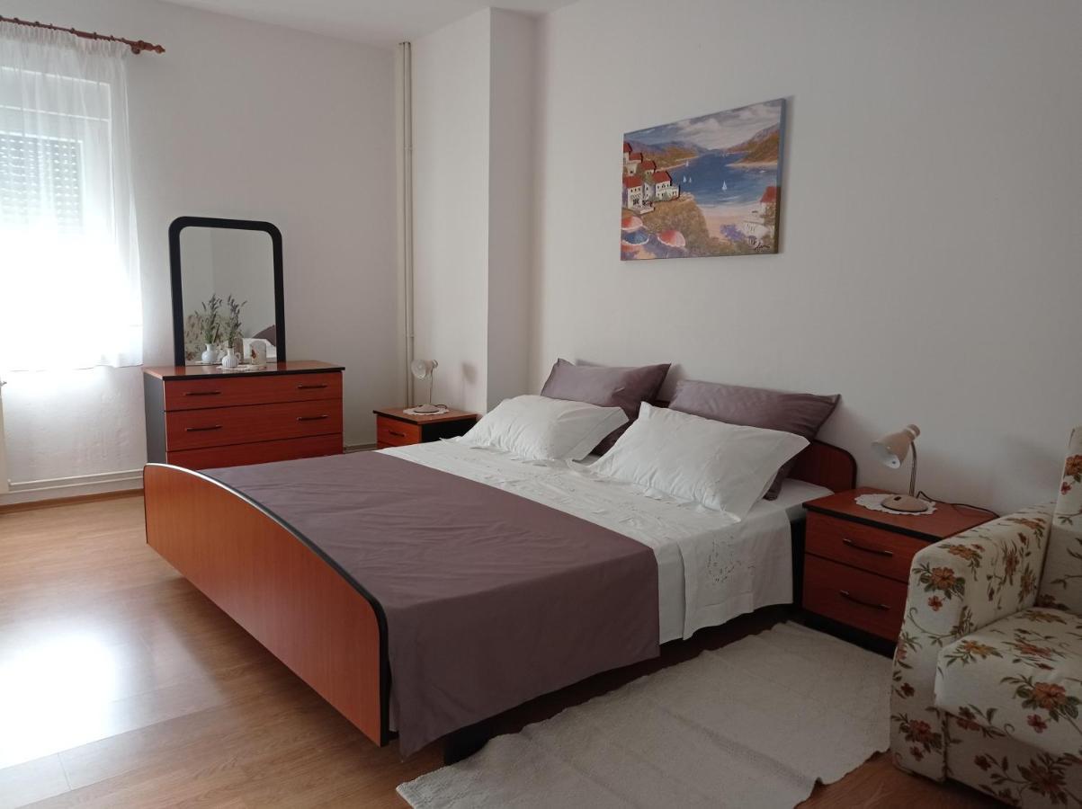 Apartments Anica Pula Exterior photo